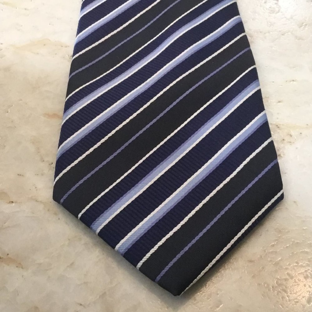 EXECUTIVE DIVISION TIE